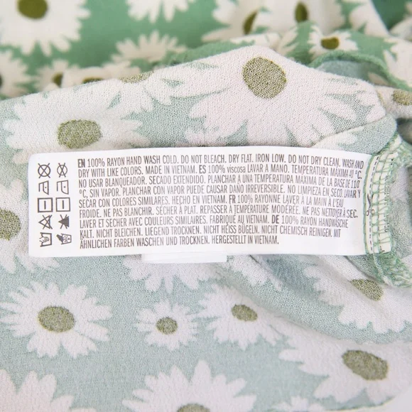 Forever 21 Green Daisy V-Neck Tie Blouse - Picture 7 of 12